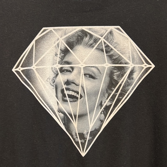 Marilyn Monroe collection T-shirt. - Picture 3 of 3